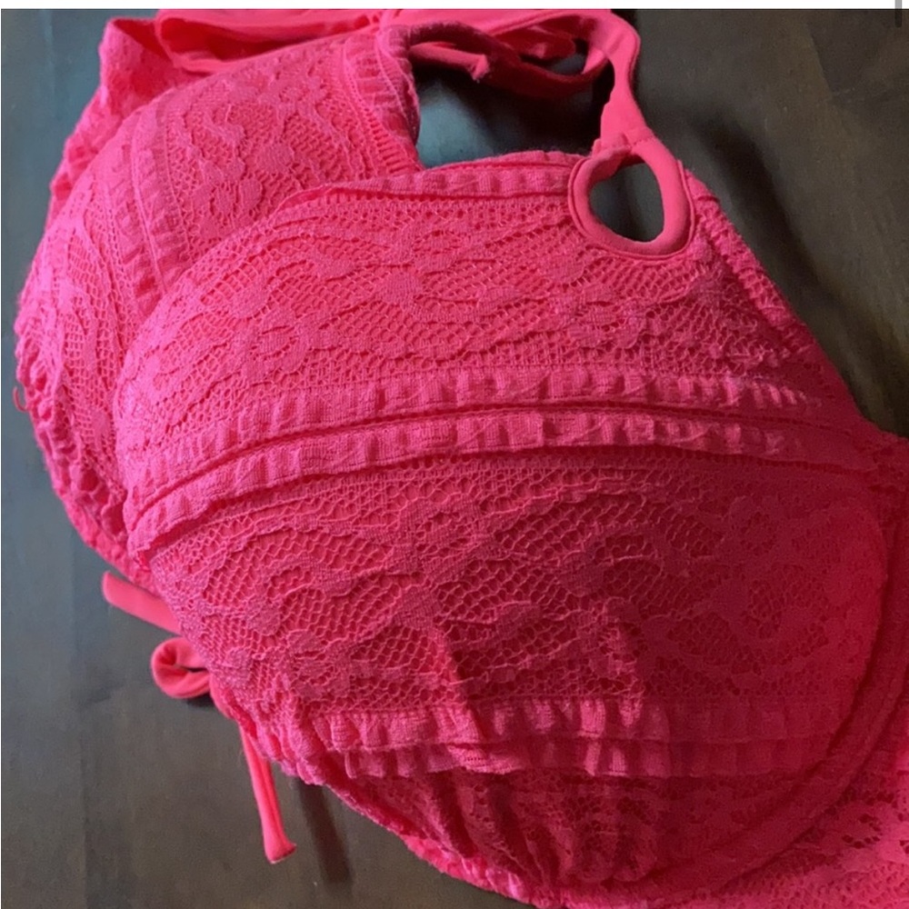 Victoria’s Secret 36DD bright pink bathing suit top